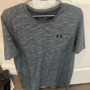 Men’s Large Under Armour Shirt